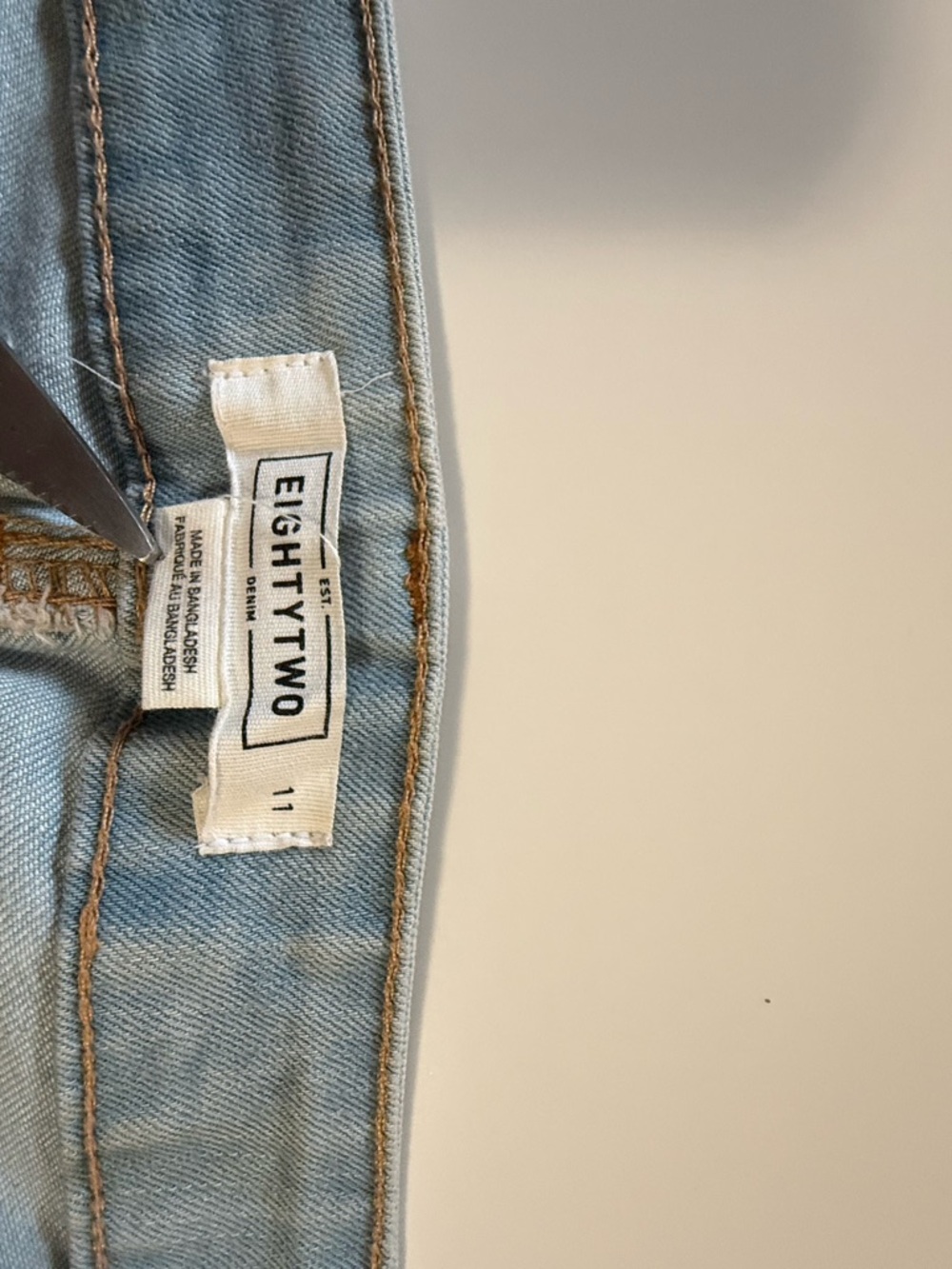 Light Wash High-Rise Skinny Jeans -Off Duty Model Aesthetic - Light Blue - Picture 5 of 9
